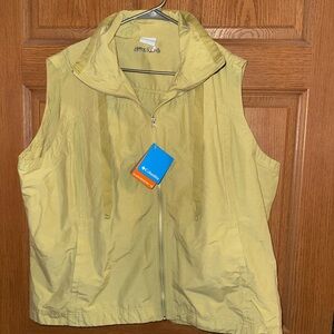 Columbia Olive Green Arch Cape Vest